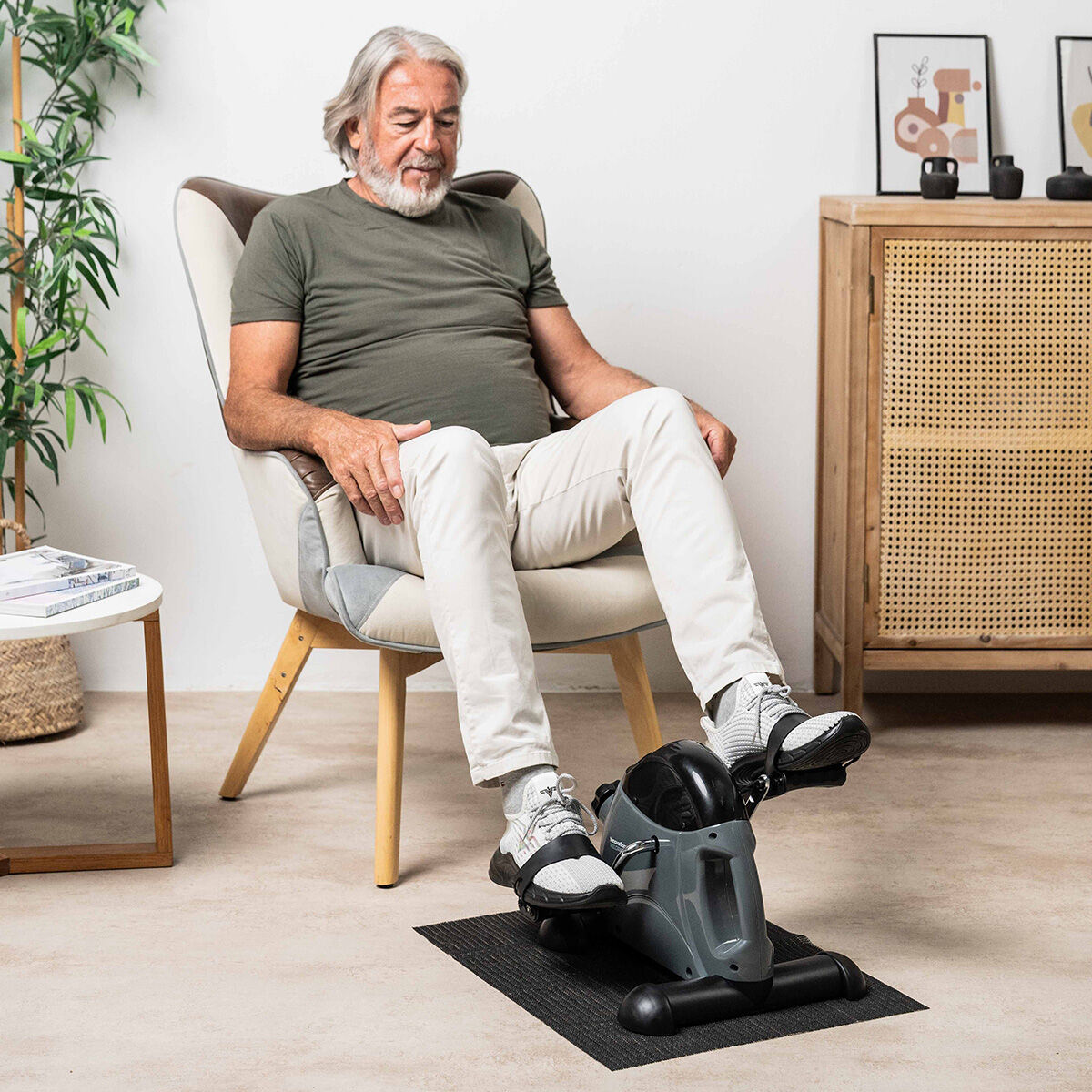 Pedaliera per Braccia e Gambe con Display e Tappetino – Allenati da Seduto